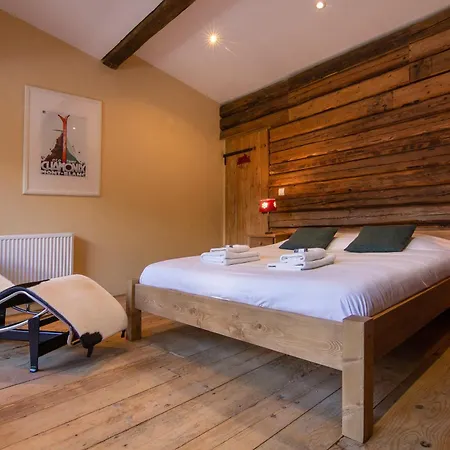 Chalet Glacier - Happy